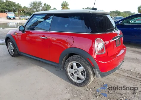 2011 Mini Cooper из США, поврежденный, VIN WMWSU3C57BT184132